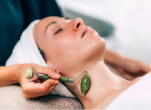 <em>Lymphatic Drainage (Face &amp; Body)</em>