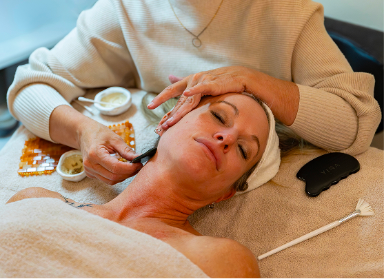 Hands-On Sculpting Facial